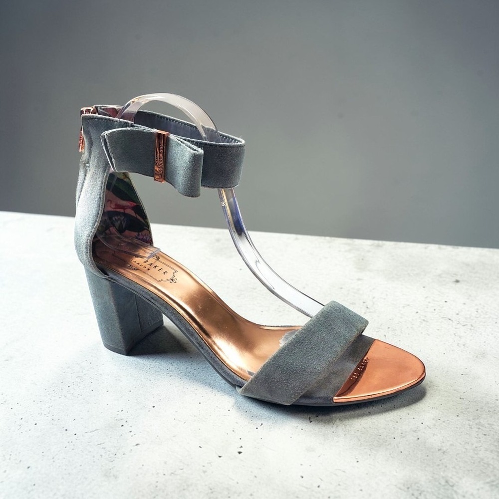 Ted Baker Katryne Gray Suede Barely There Block Heeled Sandals Sz 9.5